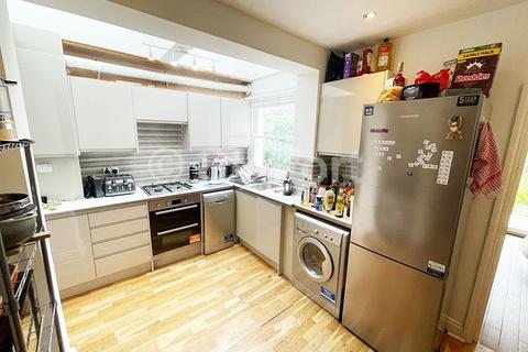 4 bedroom terraced house to rent, Seaford Road, London N15