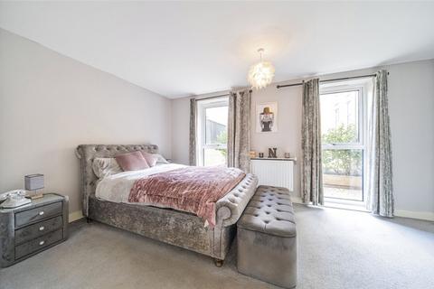 1 bedroom apartment for sale, Apple Yard, London