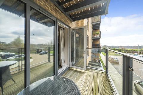 1 bedroom apartment for sale, Apple Yard, London