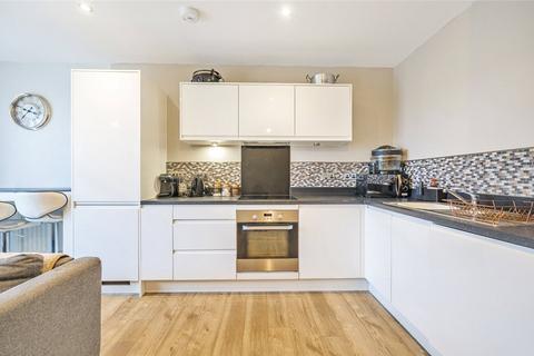 1 bedroom apartment for sale, Apple Yard, London