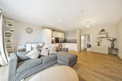 1 bedroom apartment for sale, Apple Yard, London