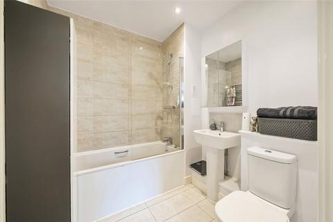 1 bedroom apartment for sale, Apple Yard, London