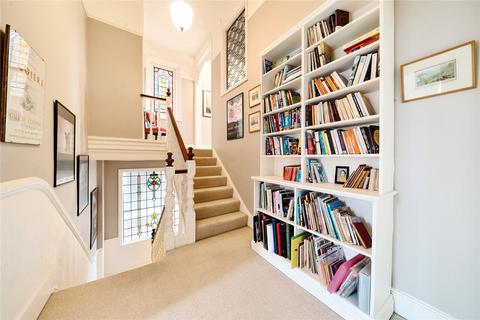 109 Rosebery Road, London, N10 2LD