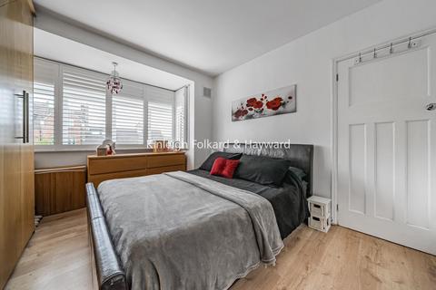 16 White Horse Hill, Chislehurst, BR7 6DL