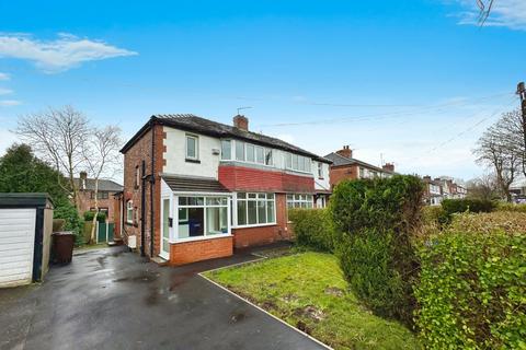 3 bedroom semi-detached house to rent, Thatch Leach Lane, Whitefield, M45
