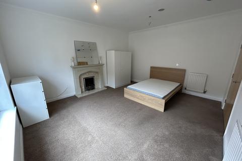 1 bedroom in a house share to rent, Featherstone Grove, Newcastle upon Tyne NE3