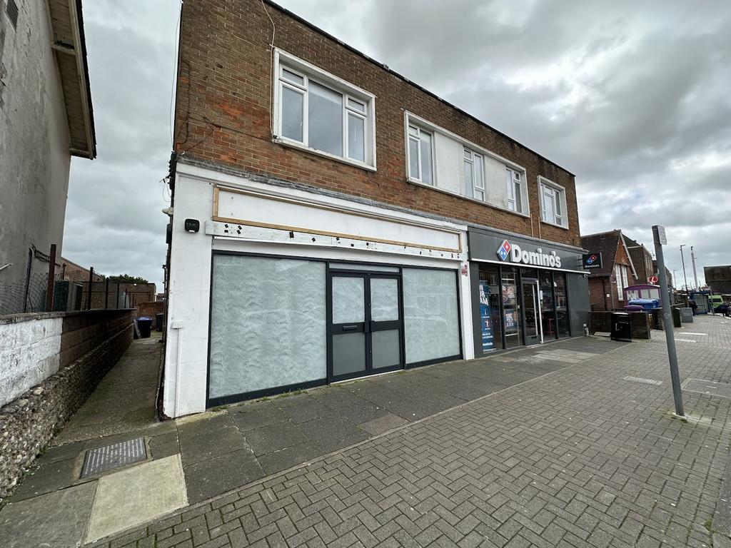 Lancing BN15 Retail property (high street) to rent £1,292 pcm (£298 pw)