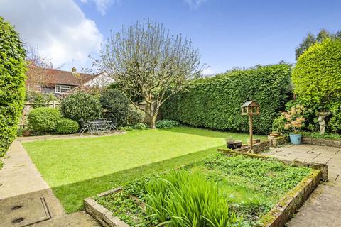 10 Farnham Close, Bovingdon, Hemel Hempstead, HP3 0QT