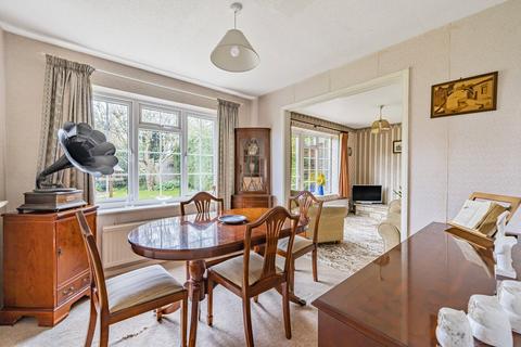 10 Farnham Close, Bovingdon, Hemel Hempstead, HP3 0QT