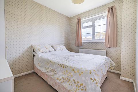 10 Farnham Close, Bovingdon, Hemel Hempstead, HP3 0QT