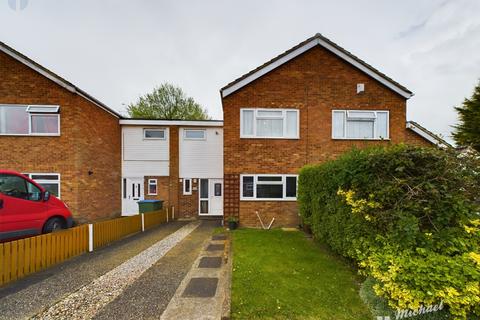 3 bedroom terraced house for sale, Tamar Close, Aylesbury, HP21 9HG