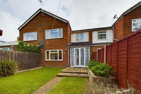 3 bedroom terraced house for sale, Tamar Close, Aylesbury, HP21 9HG