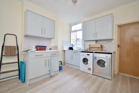 2 bedroom terraced house for sale, Gipsy Lane, Northfields, Leicester, LE4