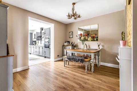 52 Fairfield Drive, Dorking, RH4 1JH