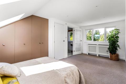 52 Fairfield Drive, Dorking, RH4 1JH