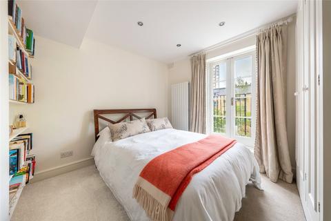 84e Randolph Avenue, London, W9 1BG
