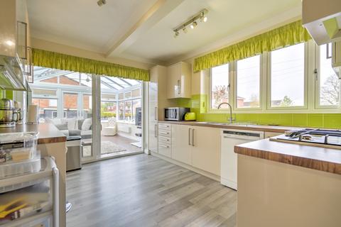 2 Balmoral Close, Carlton In Lindrick, Worksop, S81 9DE