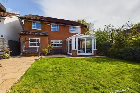 5 bedroom detached house for sale, Charles Close, Aylesbury, Buckinghamshire