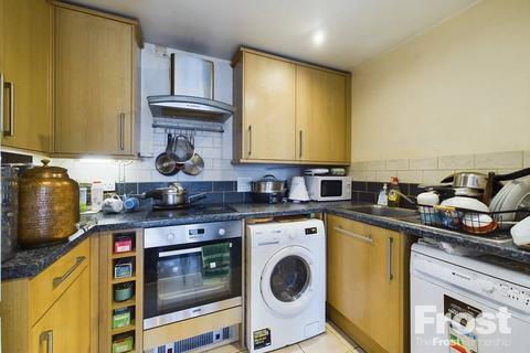 2 bedroom apartment for sale, Highfield Road, Feltham, TW13