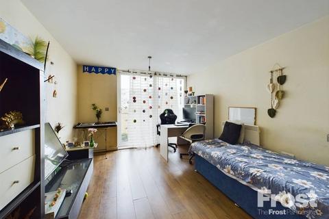 2 bedroom apartment for sale, Highfield Road, Feltham, TW13