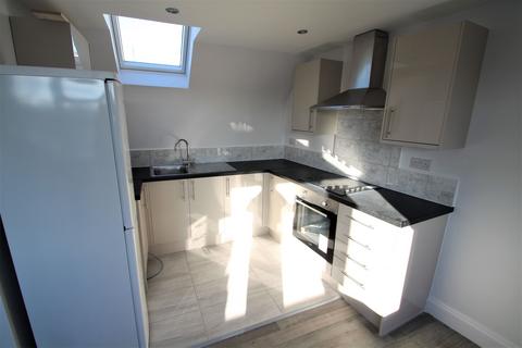 2 bedroom apartment to rent, A Valley Hill, Loughton