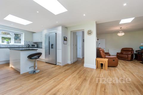 192 The Avenue, London, E4 9SE