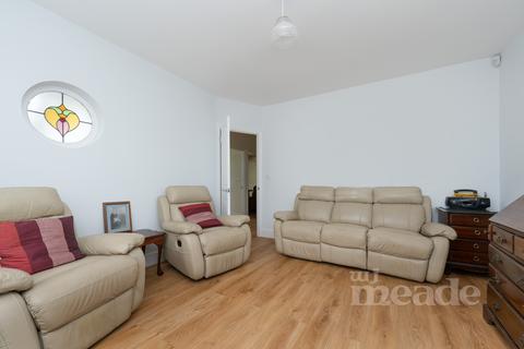 192 The Avenue, London, E4 9SE