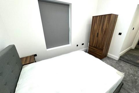 2 bedroom flat to rent, Roman View Roundhay Leeds LS8 2DL