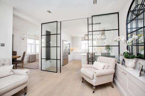 3 bedroom maisonette for sale, The Vineyard, Richmond, London, TW10