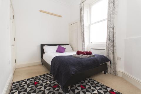 1 bedroom flat to rent, Charles Street, Bath BA1