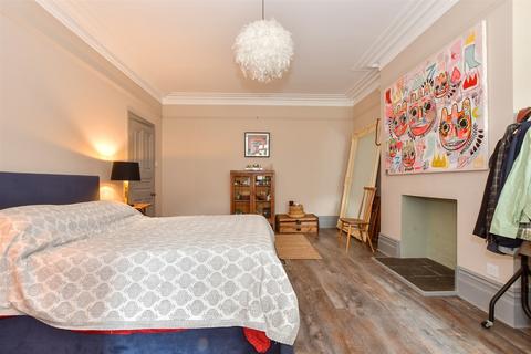 2 bedroom ground floor flat for sale, Grimston Gardens, Folkestone, Kent