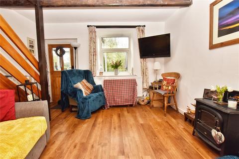 2 bedroom terraced house for sale, Castle Hill, Glossop, Derbyshire, SK13