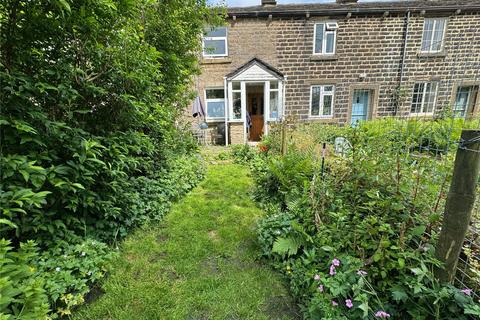 2 bedroom terraced house for sale, Castle Hill, Glossop, Derbyshire, SK13