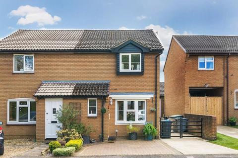 138 Bracken Close, Carterton, OX18 1TG
