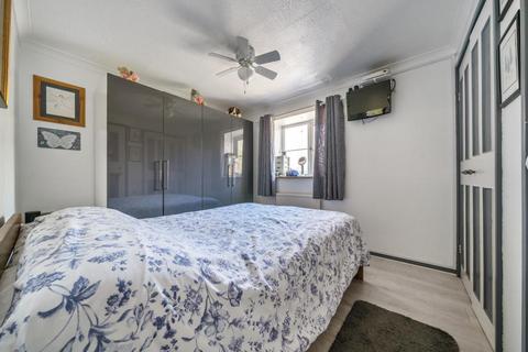 138 Bracken Close, Carterton, OX18 1TG