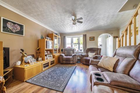 138 Bracken Close, Carterton, OX18 1TG