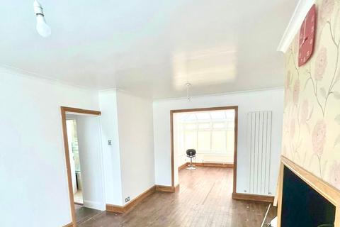 32 Parkfield Way, Bromley, BR2 8AF