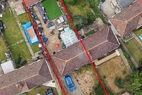 32 Parkfield Way, Bromley, BR2 8AF