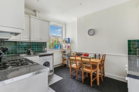 3 bedroom apartment for sale, Gosberton Road, London, SW12