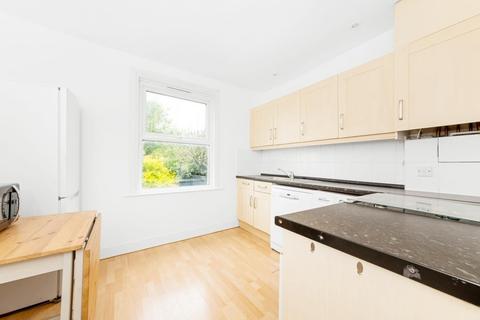 2 bedroom apartment for sale, Derwent Grove, East Dulwich, London, SE22