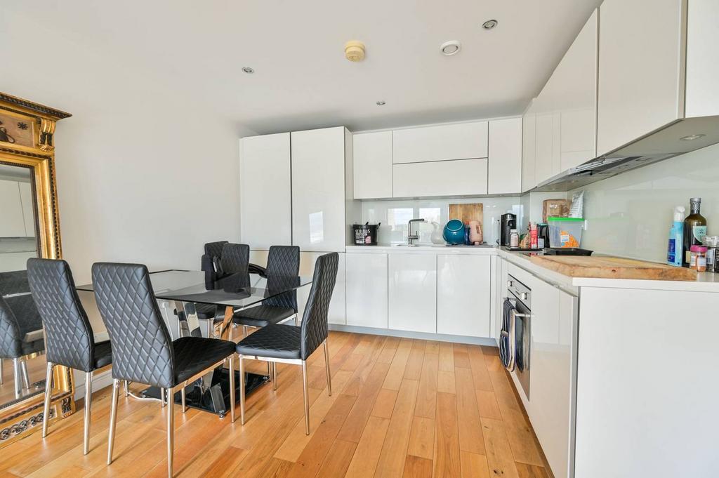 Bramah Road, Oval, London, SW9 1 bed flat for sale - £450,000