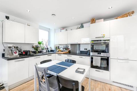 2 bedroom flat to rent, Junction Road, Tufnell Park, London, N19