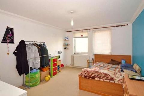 2 bedroom flat to rent, The Pavilion, Gravesend, DA11 0QG