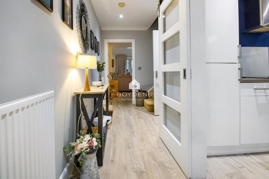 Caxton Close, Colchester CO5 3 bed terraced house for sale £375,000