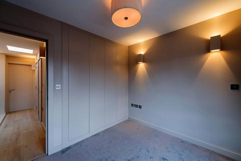 4 bedroom flat for sale, George Street, Marylebone, London, W1U