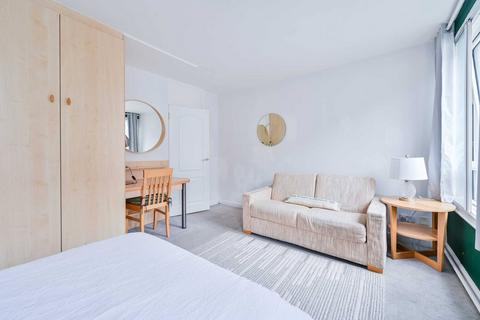 3 bedroom flat to rent, Harley Street, Marylebone, London, W1G