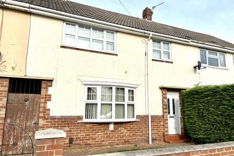 3 bedroom terraced house to rent, Lazenby Road, King Oswy