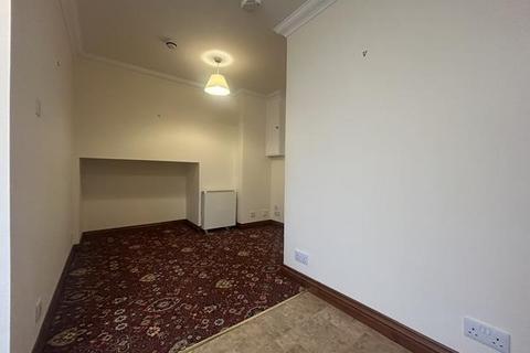 1 bedroom ground floor flat to rent, Castle Street, Launceston PL15