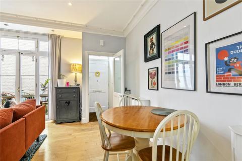 2 Spring Mews, Richmond, TW9 2PY