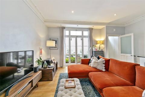 2 Spring Mews, Richmond, TW9 2PY